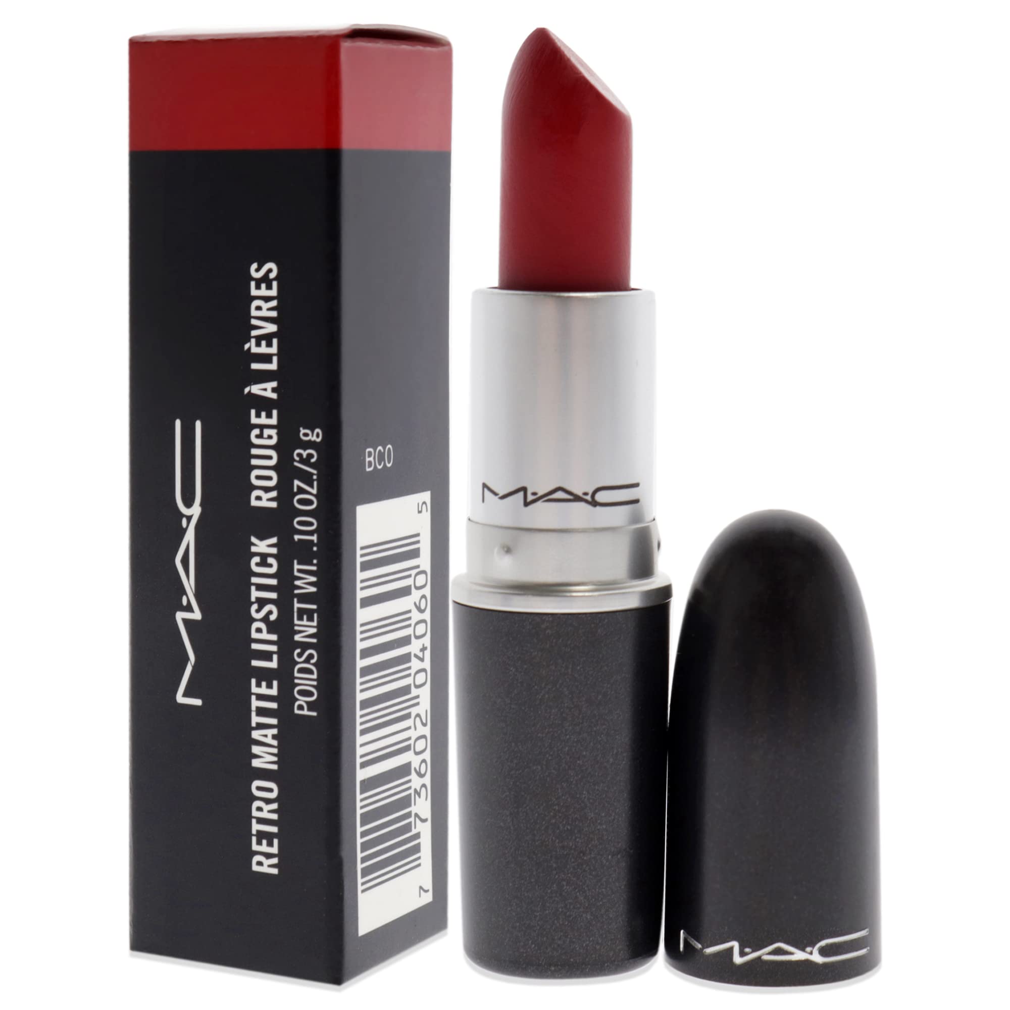 MAC Rub Ruby Woo, pigmentación intensa que define los labios con precisión.