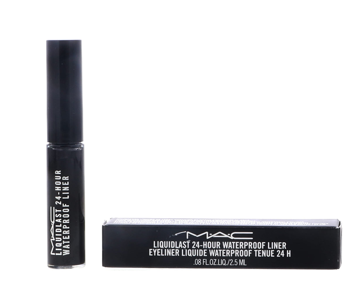 MAC Liquidlast Point Black, application nette et longue tenue pour un regard défini.