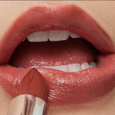 MAC Ximal Barra Satinada de Labios acabado satinado suave para labios hidratados todo el día.
