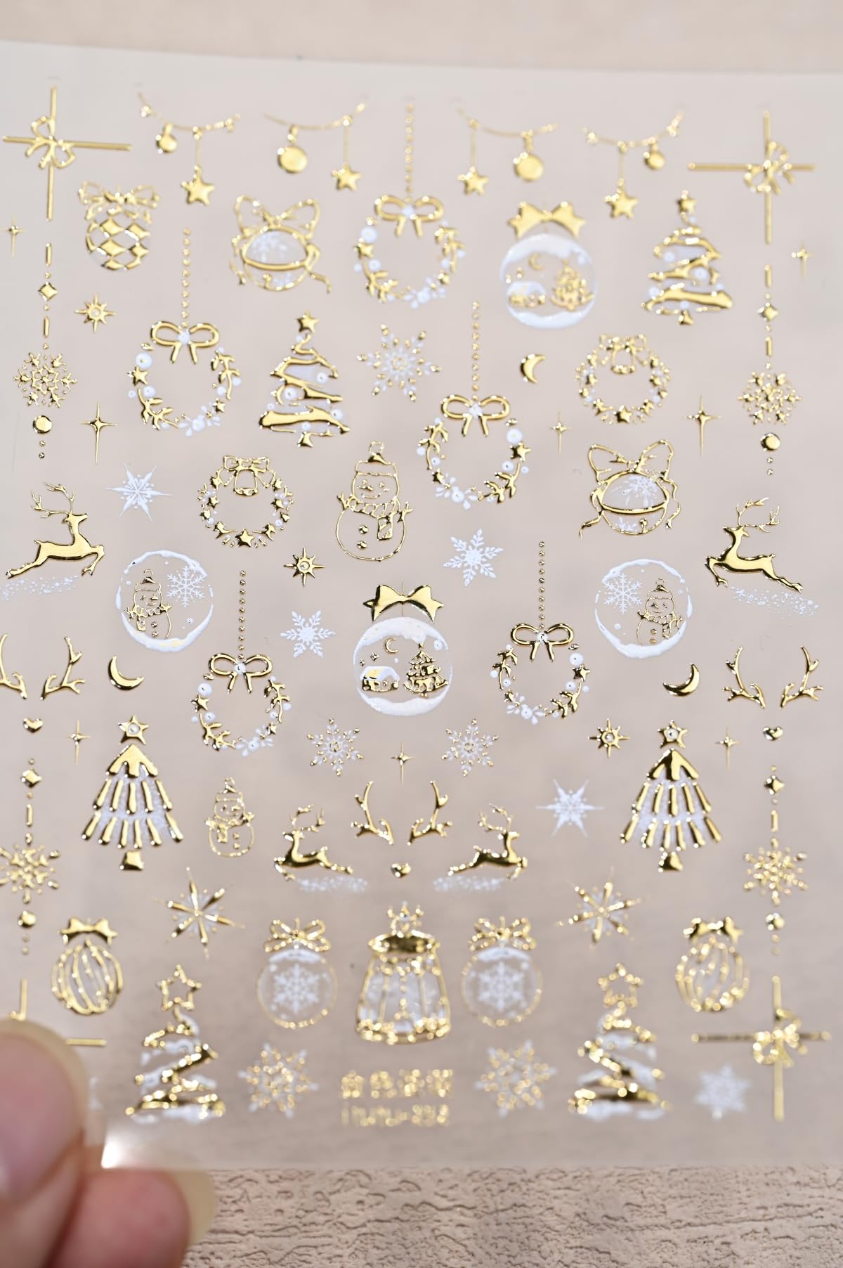 Maigitur estampas uñas bola cristal Navidad, brillo navideño en las uñas.