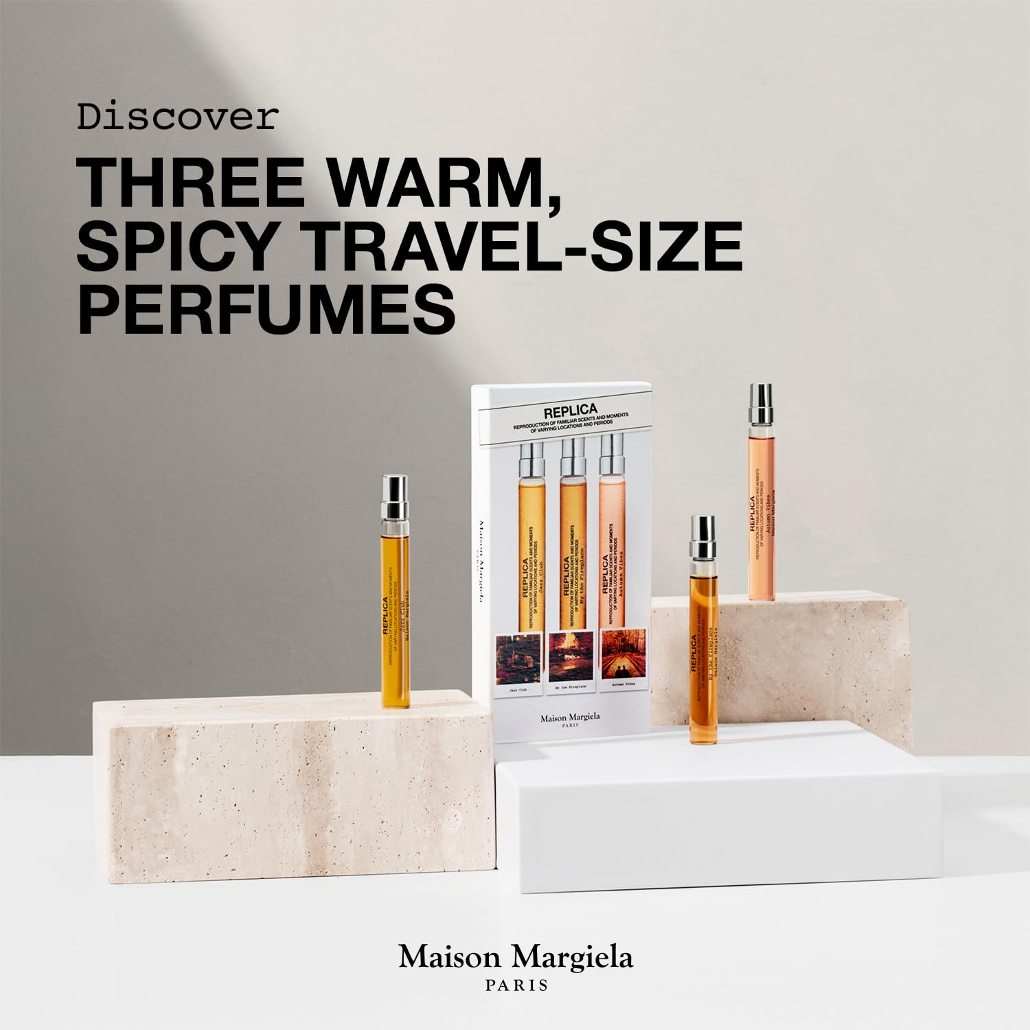 Maison Margiela Replica Travel Set, estuche compacto en primer plano, práctico para viaje y experiencias sensoriales