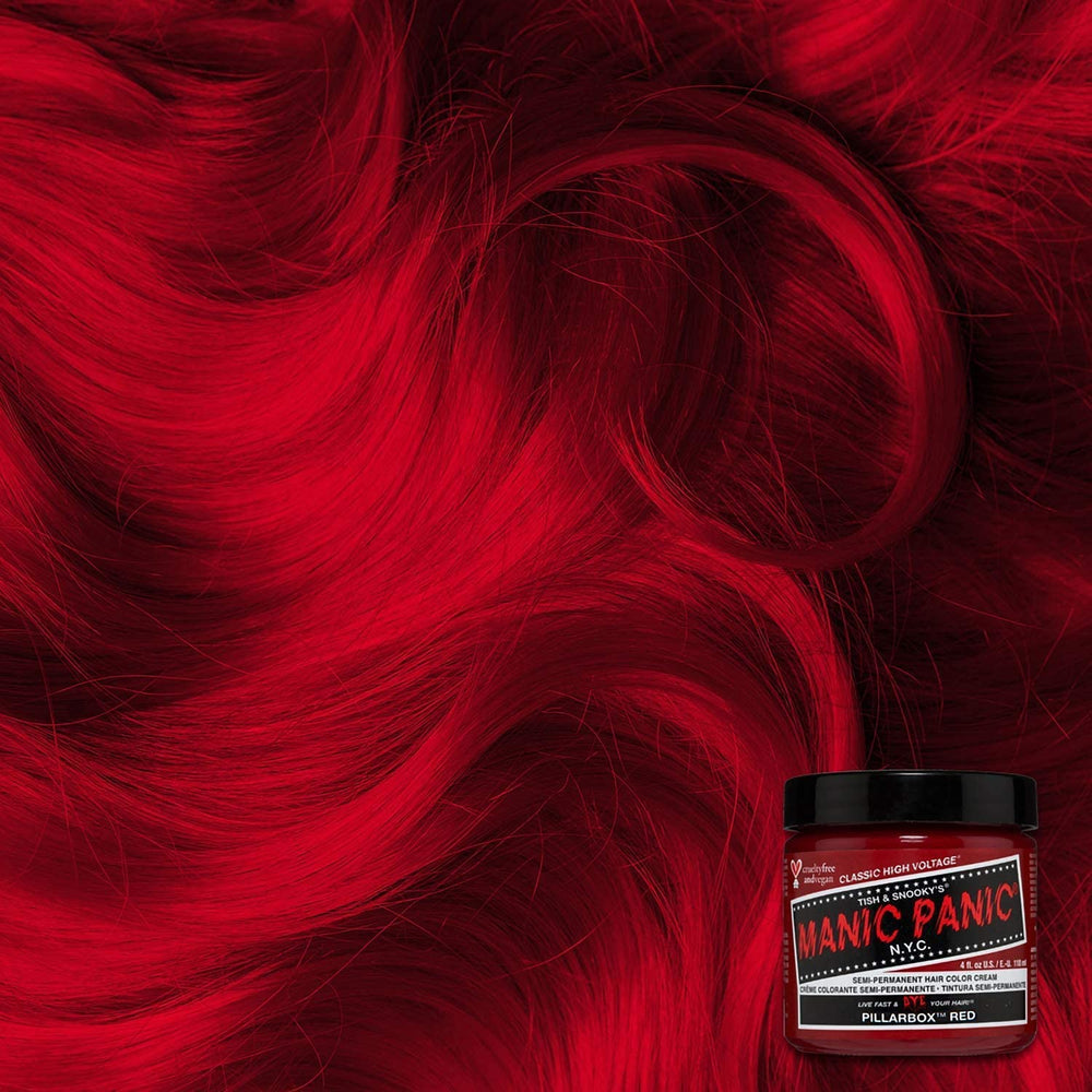 MANIC PANIC Pillarbox Red, cabello preiluminado resalta tonos rojos brillantes