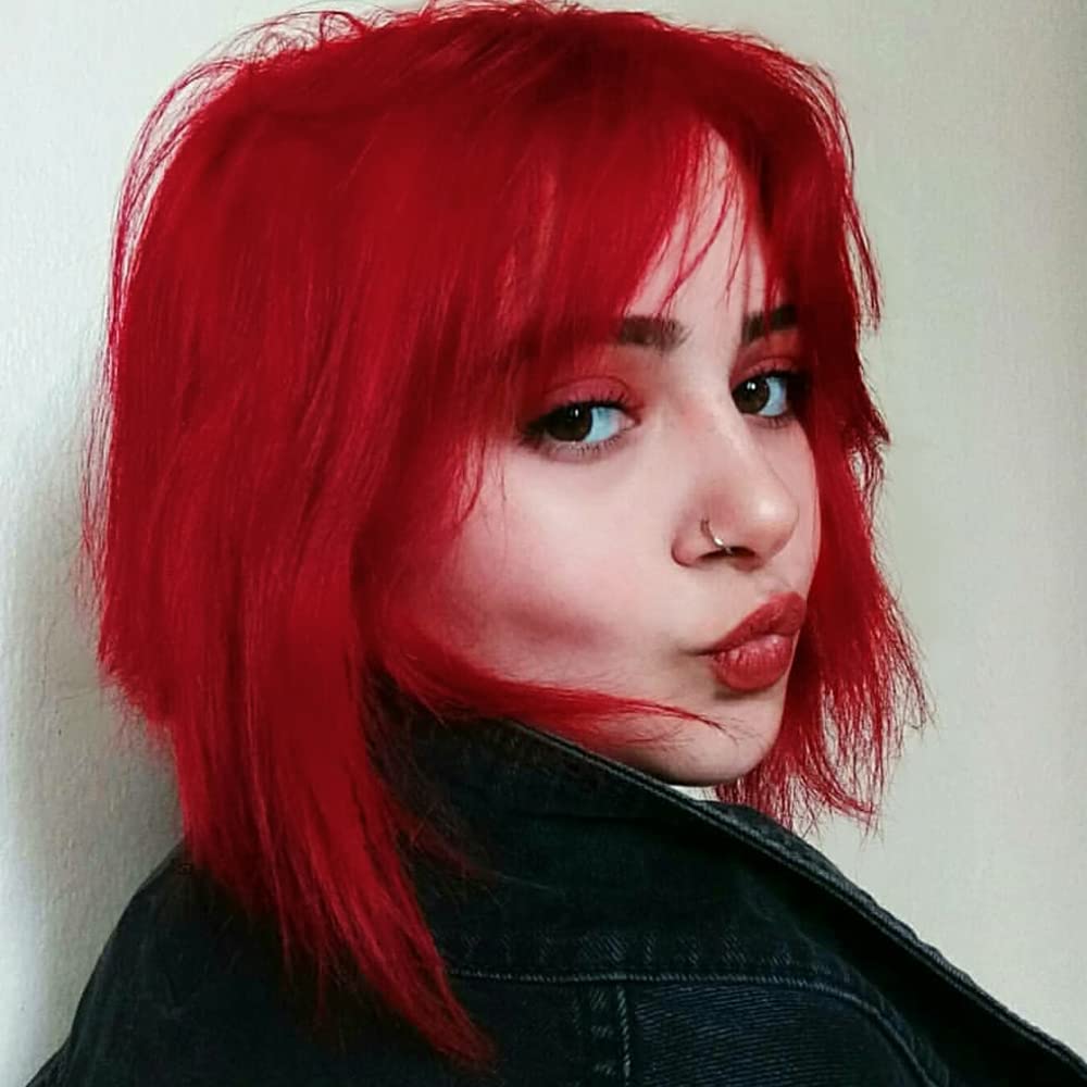 MANIC PANIC Pillarbox Red, duracion 4-6 semanas en cabello preiluminado