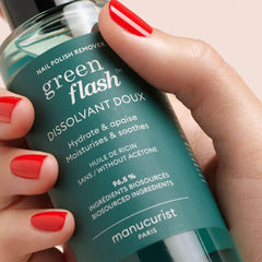Manucurist Green Flash remover, enriquecido con aceite de ricino para hidratar las uñas.