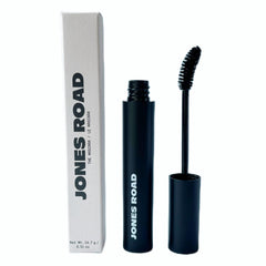 Jones Mascara Jone Road con cepillo curvo define y alarga pestañas con color intenso