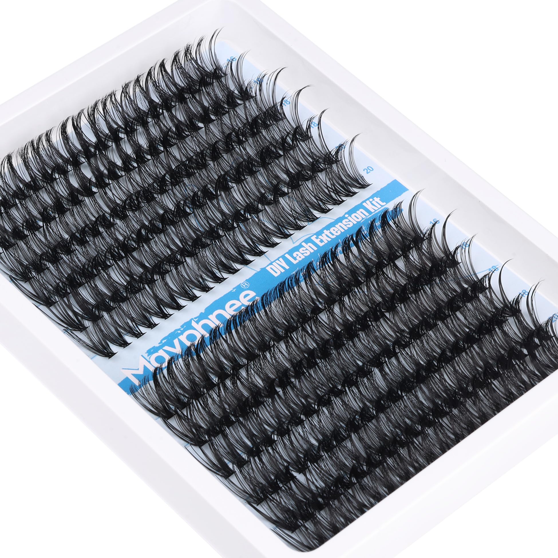 Mavphnee tendencia en estilos D-curly que realzan el parpadeo natural.