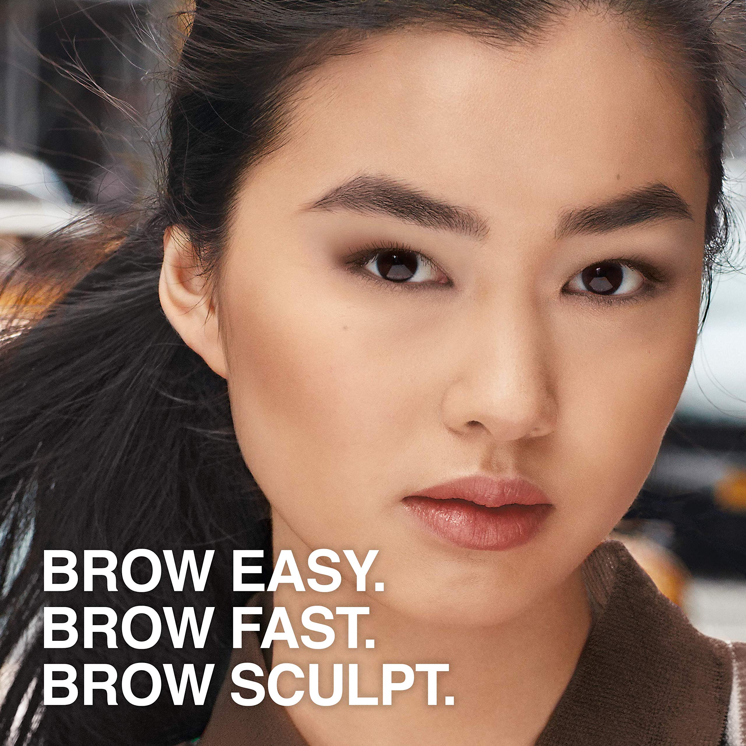 Maybelline Brow Fast Sculpt look natural y definido.