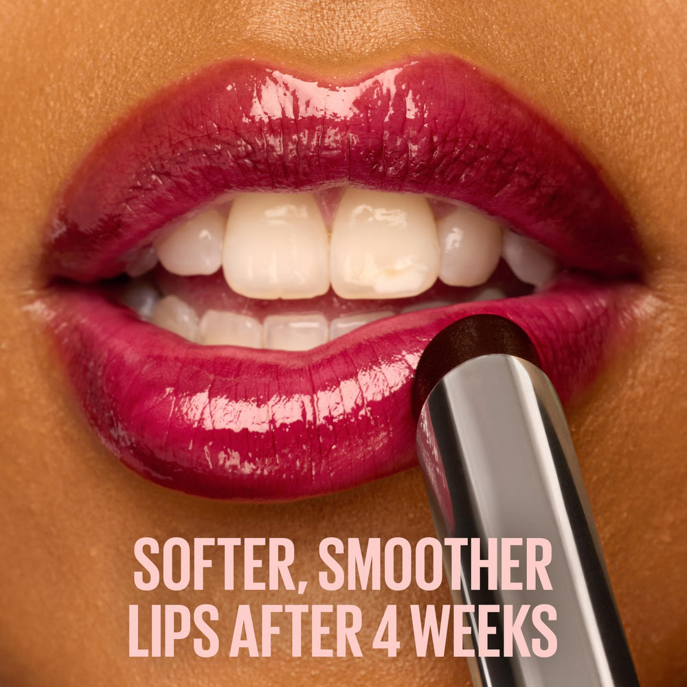 Maybelline Lifter Glaze envase tubo para aplicación precisa.