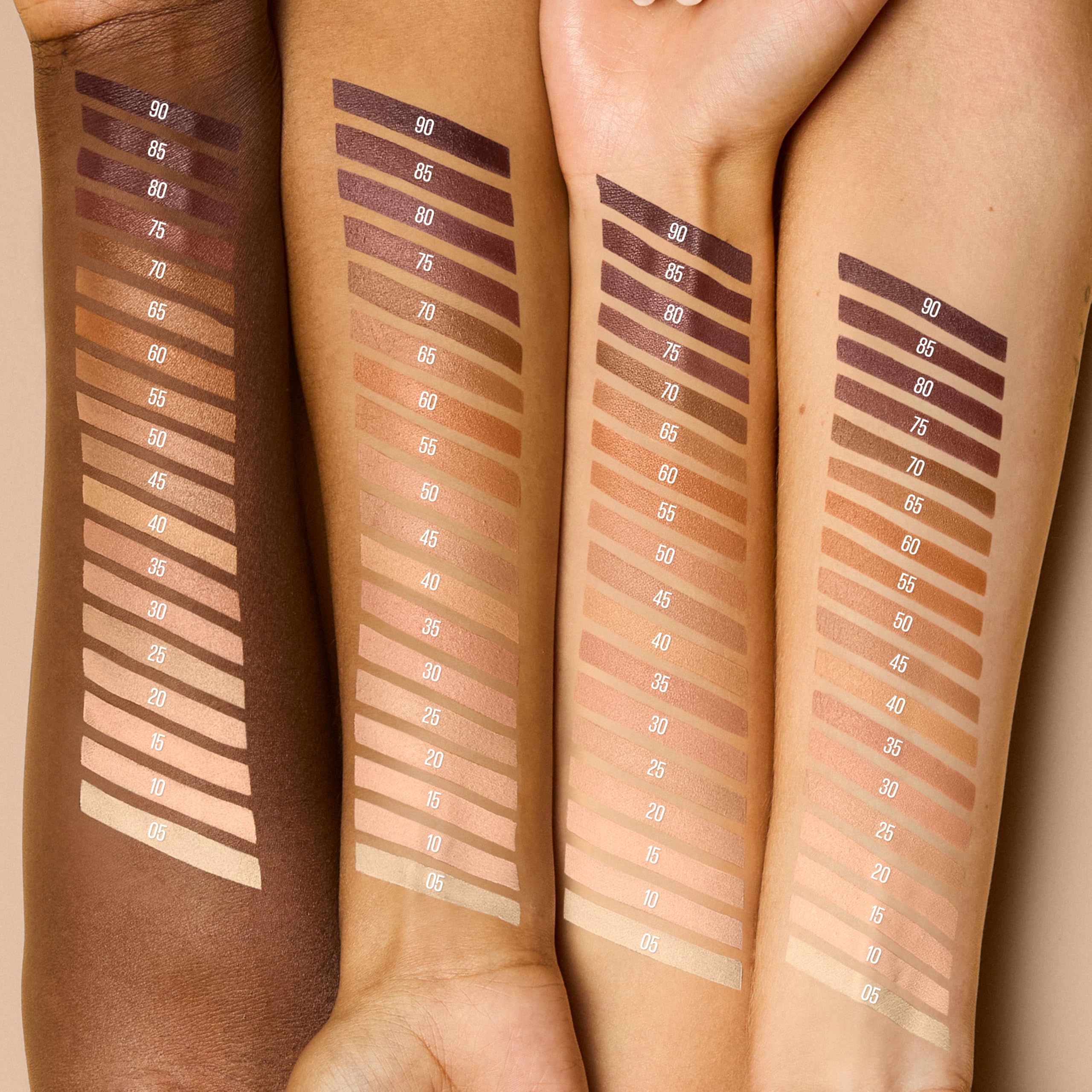 Maybelline Lifter Stix resplandor facial para realzar rasgos sin esfuerzo.