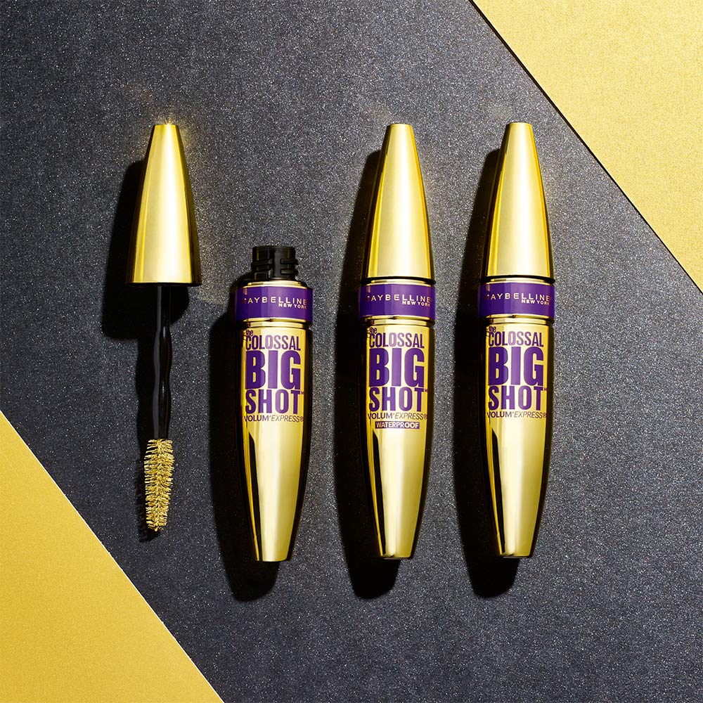 Maybelline Colossal Waterproof, resistente al agua para lluvia, sudor y jornadas.