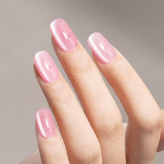 Botella MAYCHAO de gel rosa mostrada para manicura elegante