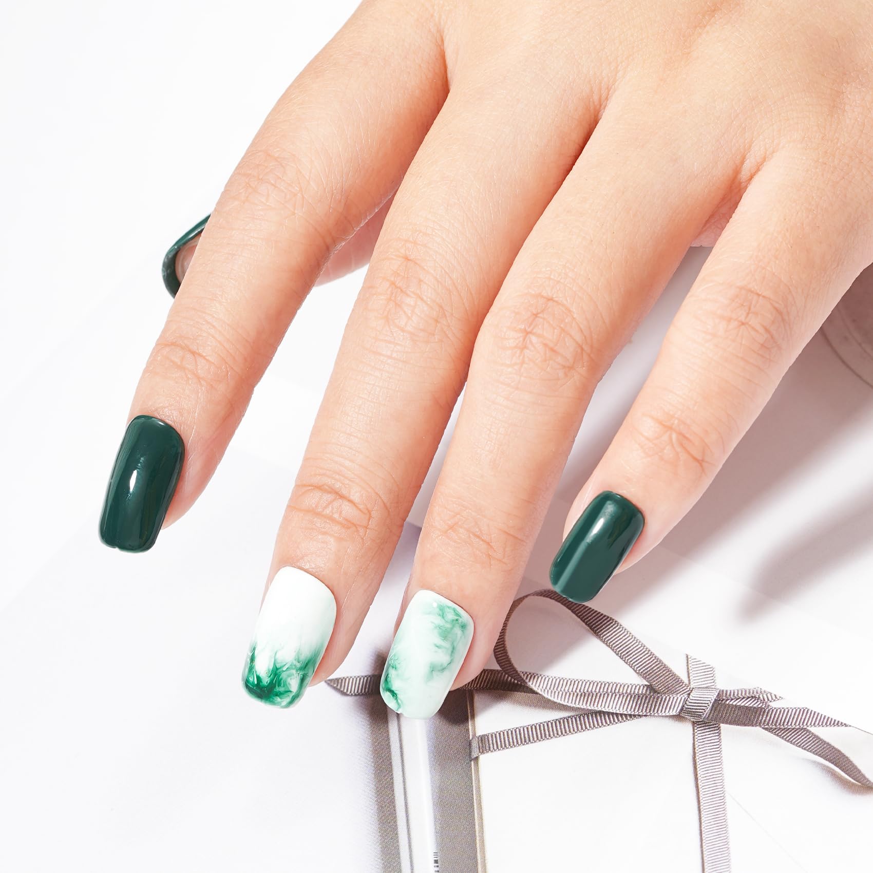 Regalo ideal MAYCHAO, esmalte gel verde esmeralda para ocasiones especiales.