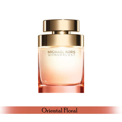 Aplicación de Michael Kors Wonderlust en la piel, aroma suave y prolongado