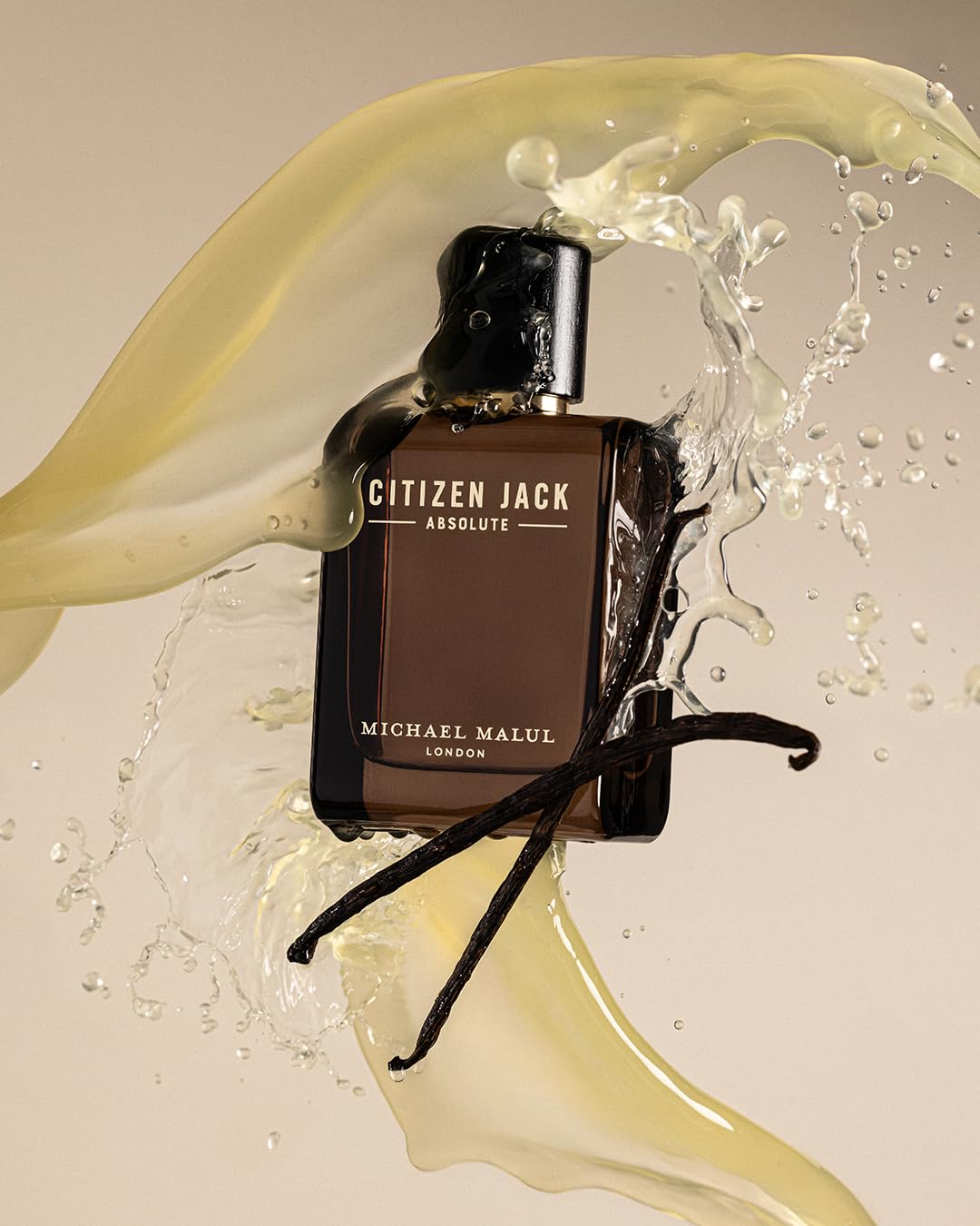 Citizen Jack Absolute, notas piña y ámbar que fortalecen un centro distintivo.