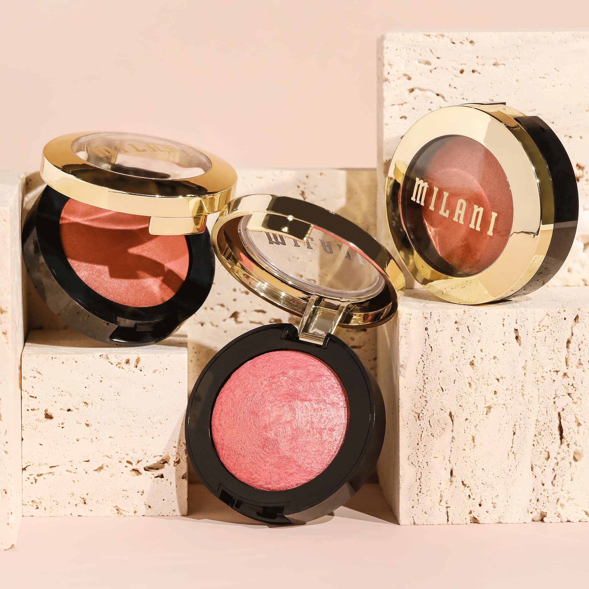 Milani Baked Blush Corallina: pigmento duradero en mejillas.