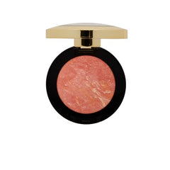 Milani Baked Blush Corallina: muestra de color coral para tono suave.