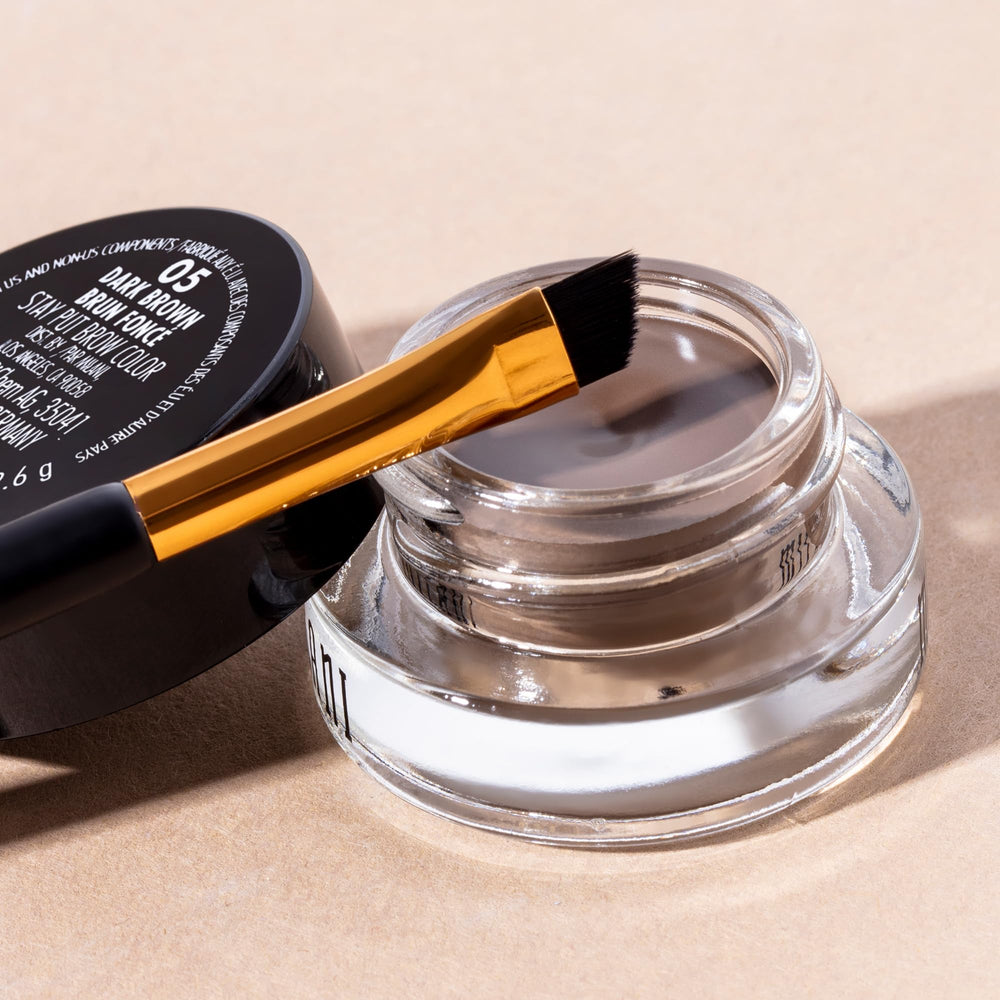 Fórmula vegana de Milani Stay Put Brow Color libre de crueldad.