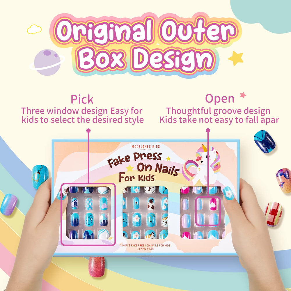 Modelones uñas infantiles con brillos coloridos para juego creativo