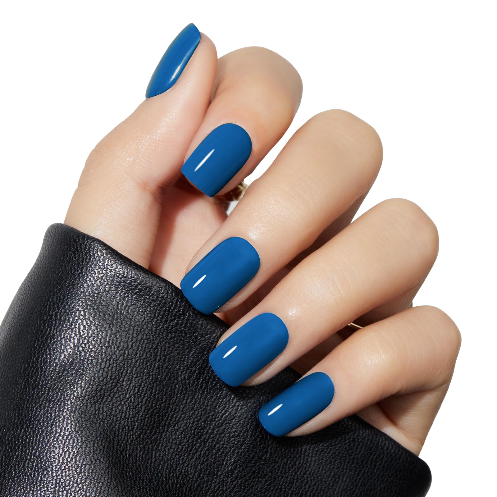 Modelones uñas postizas azules, cortas y cuadradas para un look rápido