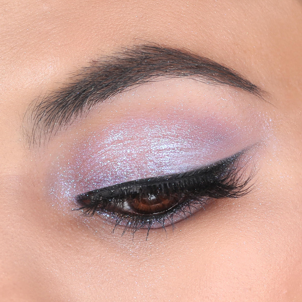 Moira Chroma Light Shadow Lilac Love aplicación cremosa y suave para difuminar