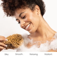 Exfoliación suave de Naroa ayuda a limpiar poros sin irritar la piel.