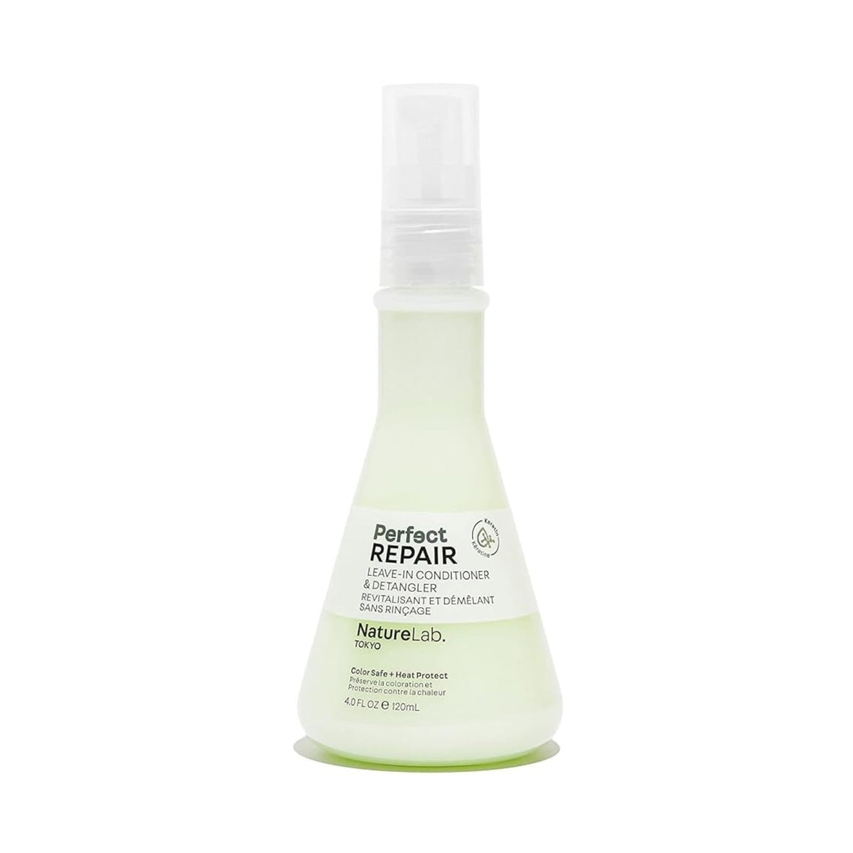 NatureLab.TOKYO Perfect Repair aplica en cabello húmedo para desenredar y humectar.