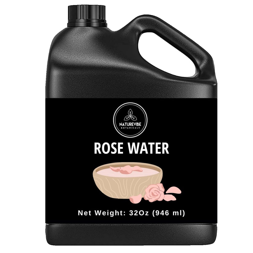 Aplicación suave en cabello con agua de rosa para hidratación ligera