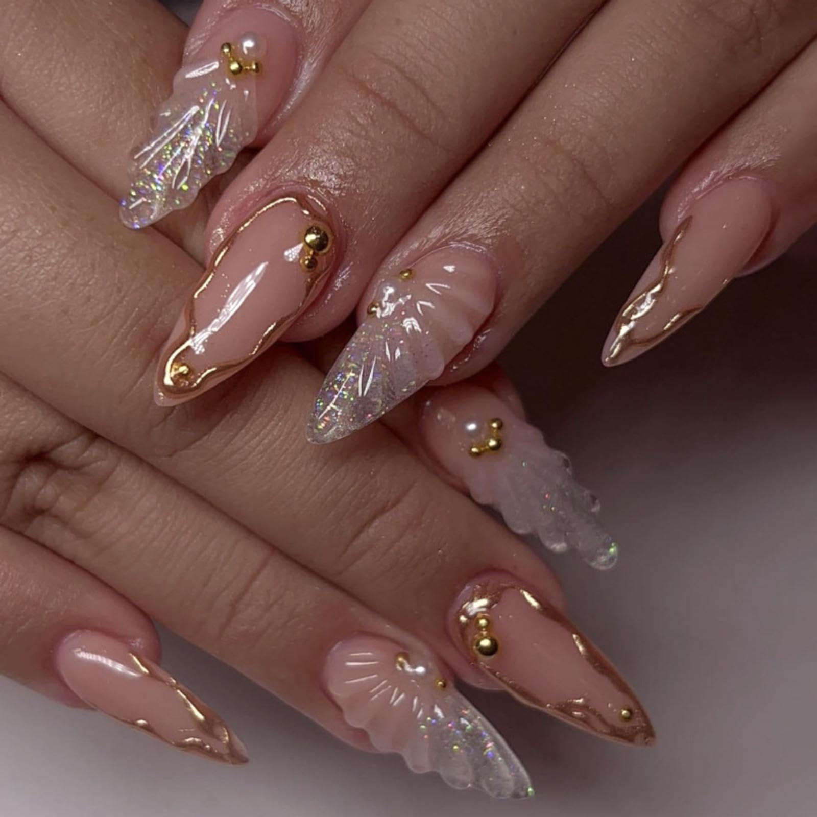 NBNTGH Uñas en forma de almendra con brillo plateado y francés dorado; ideal para eventos.
