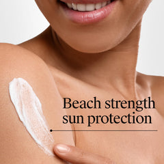 Protección resistente al agua de 80 minutos en playa y deporte.