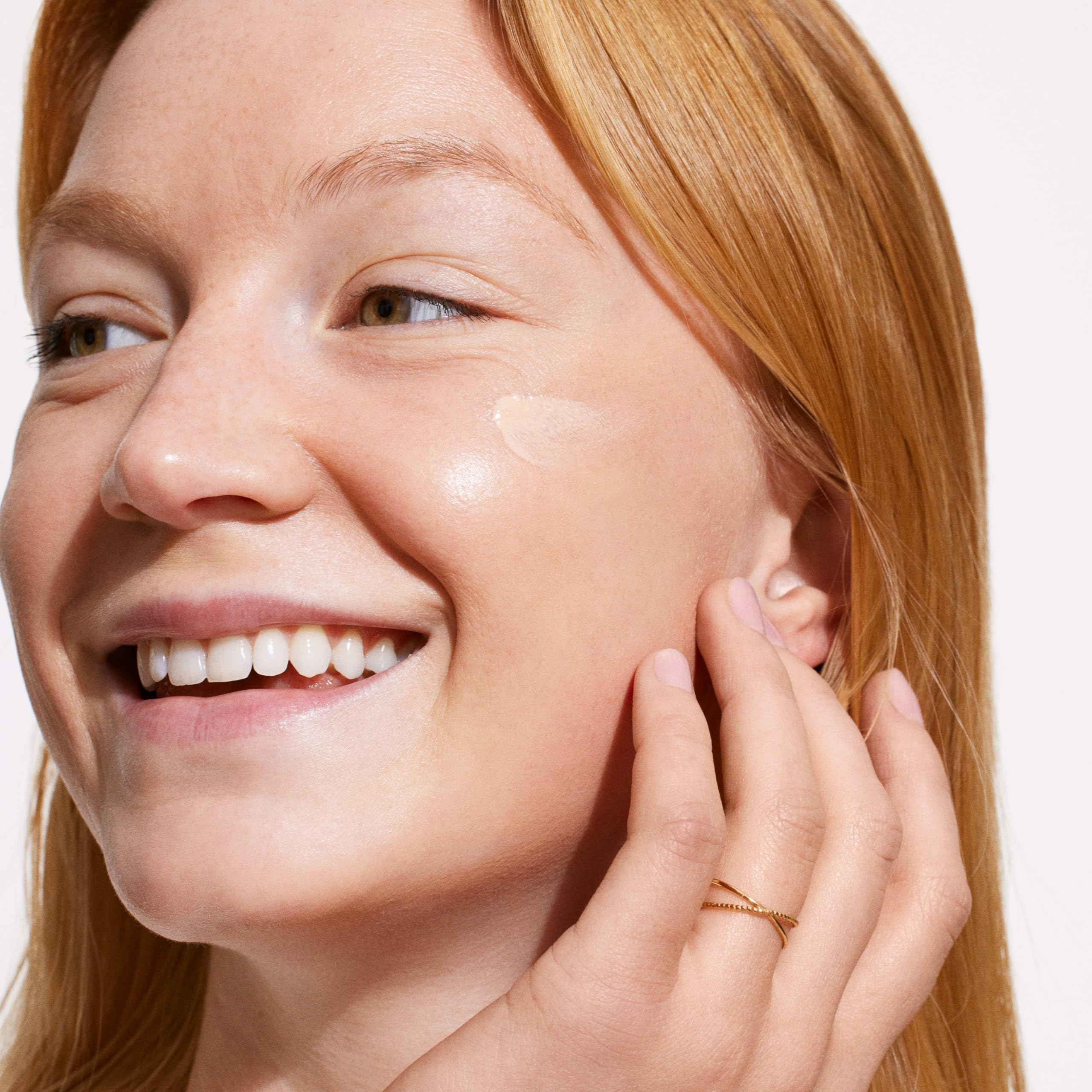 Neutrogena Purescreen+ Mineral UV Tint con 4 tonos neutros para combinar con diferentes pieles.