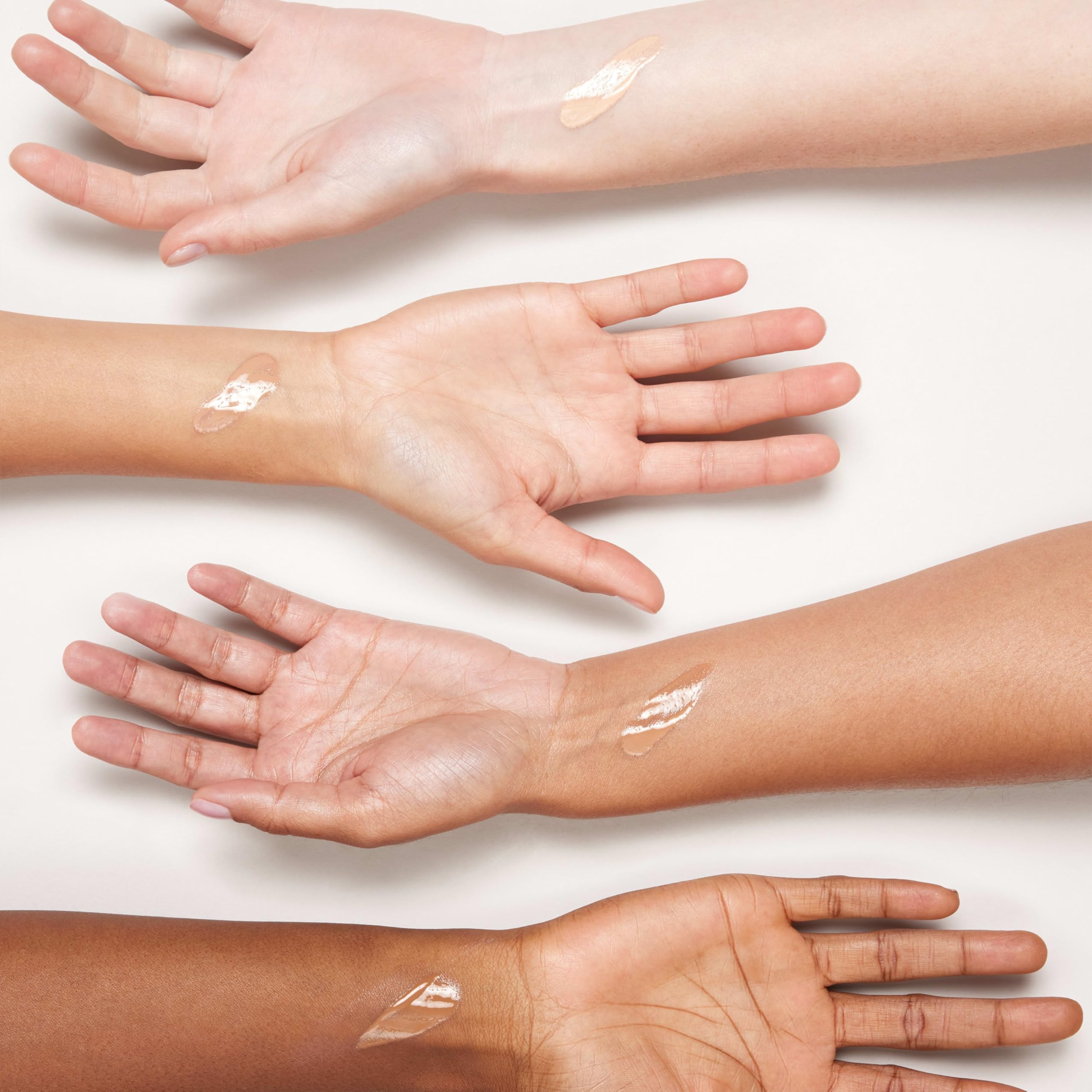 Neutrogena Purescreen+ Mineral UV Tint contiene vitamina E para cuidado ligero.