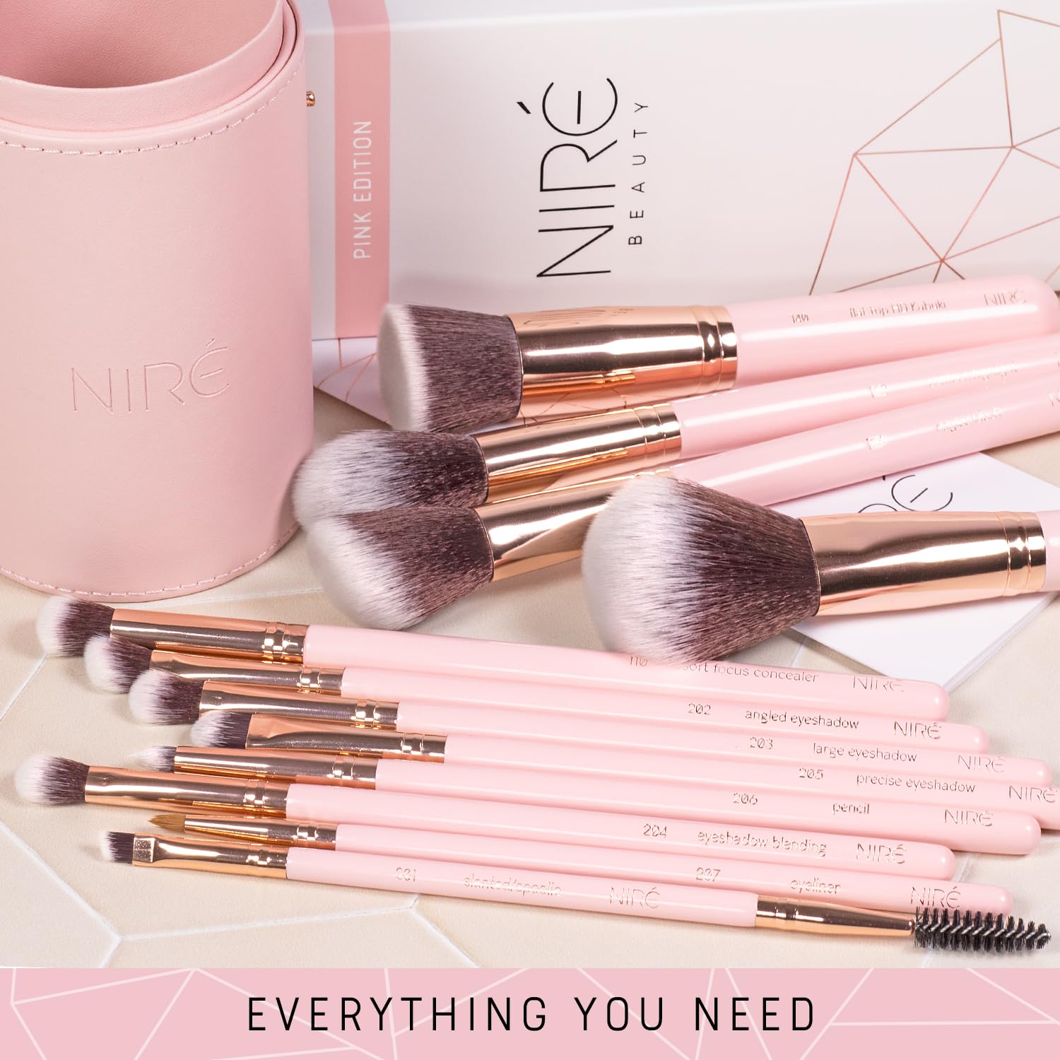 Niré Beauty: diseño ergonómico que facilita trazos precisos y difuminados.