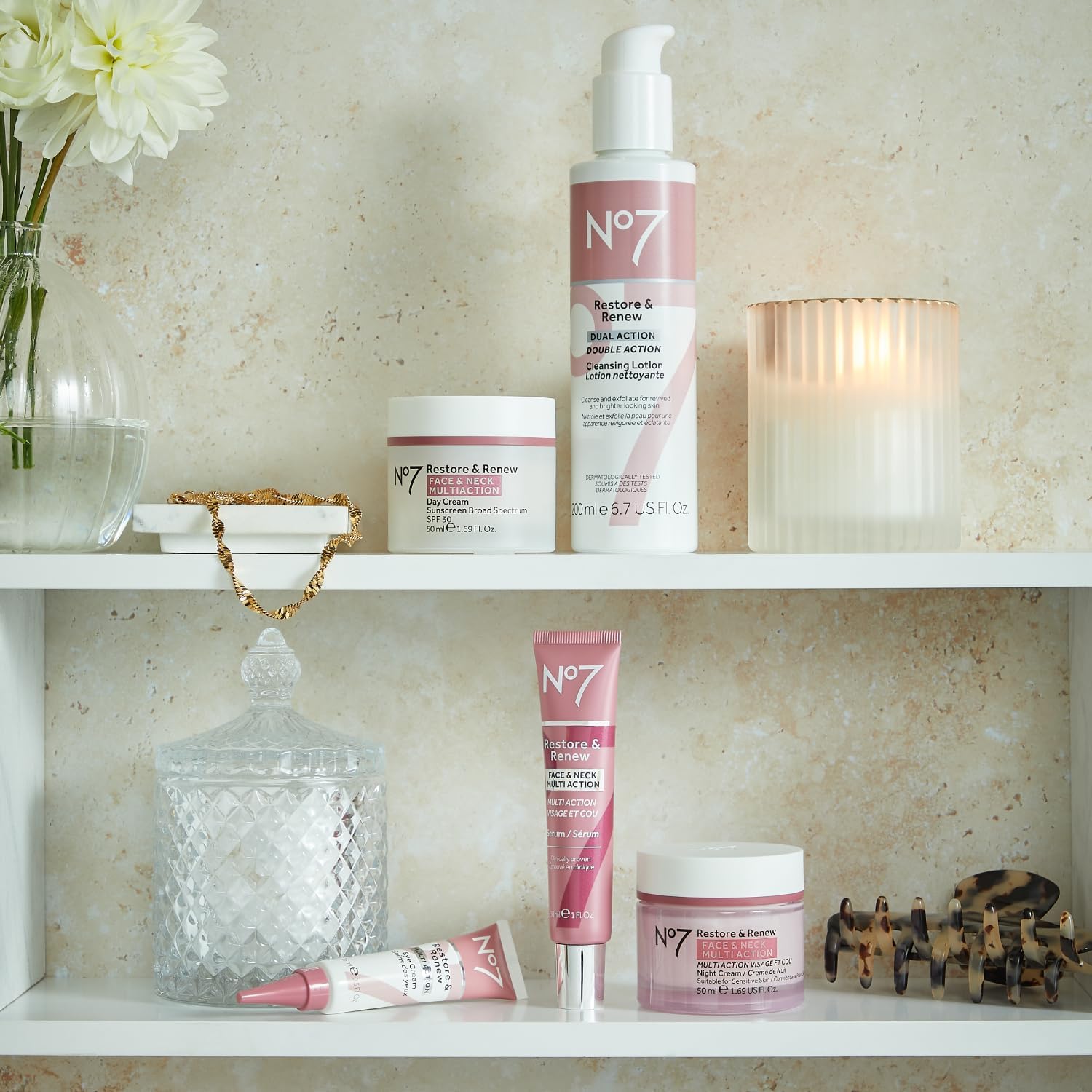 No7 serum triple-accion para cuello y rostro, combate signos visibles.