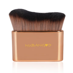 Pincel Kabuki nubangoo profesional para base con acabado suave.