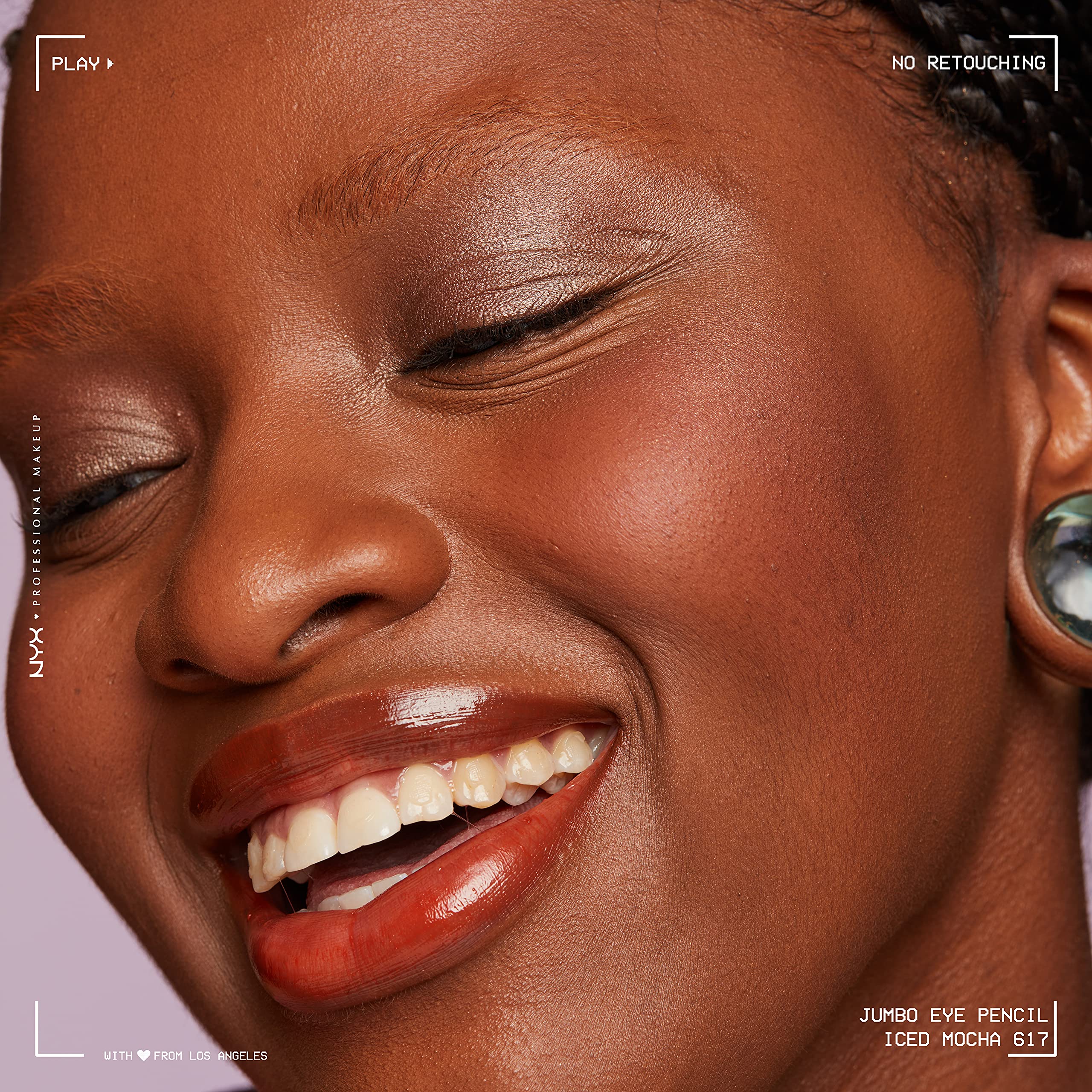 Delineado cremoso con NYX Jumbo Eye Pencil para un look definido.