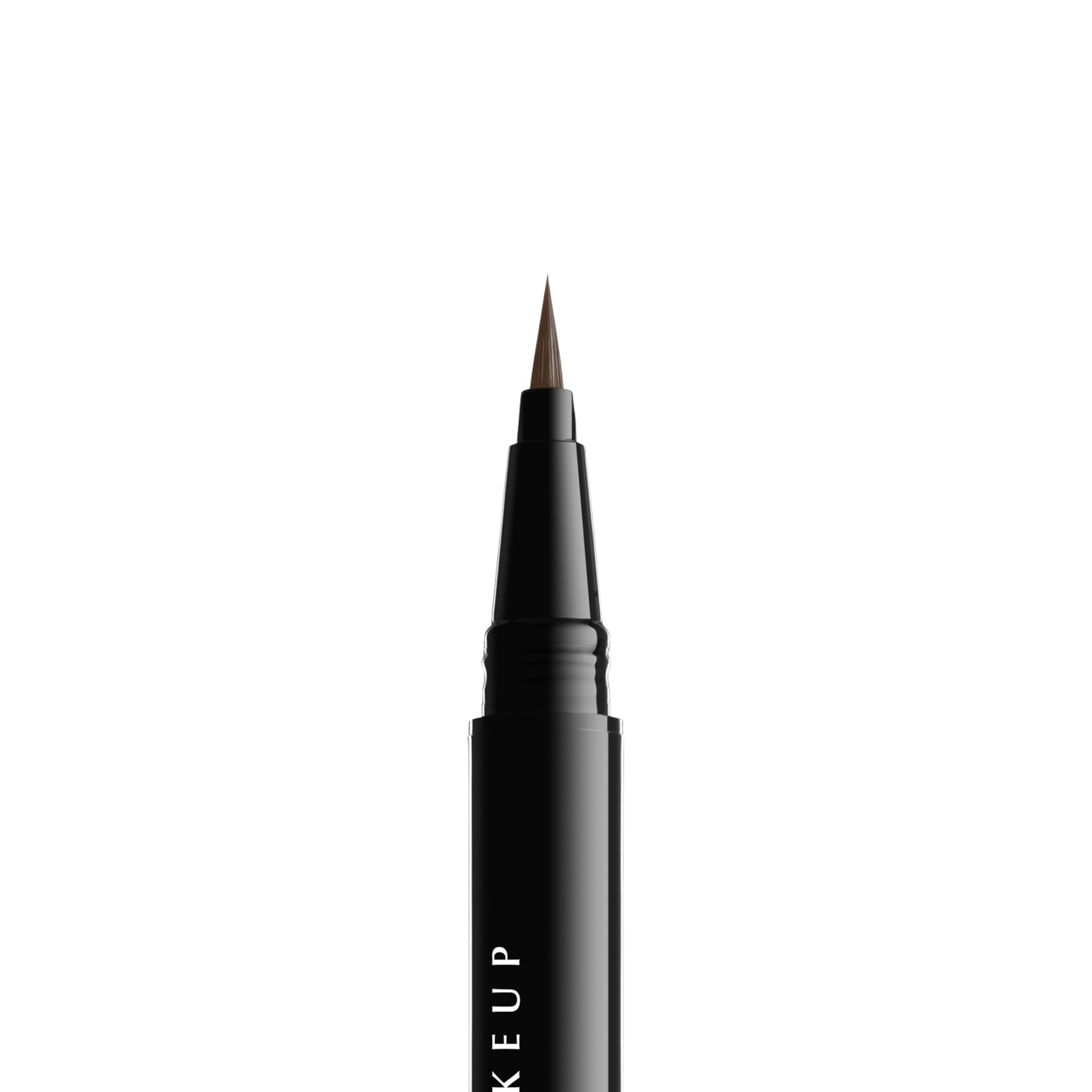 Definición del arco de cejas con NYX Lift & Snatch para acabado limpio.