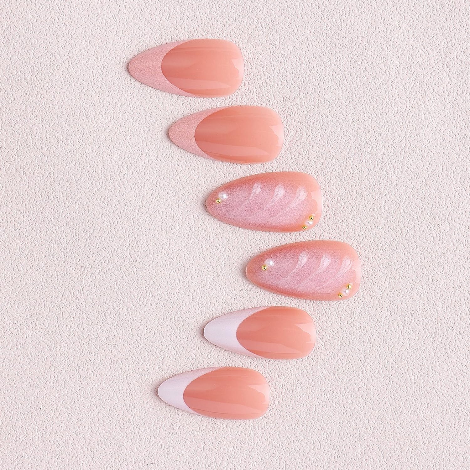 Uñas OCOUYVD con adhesivo jelly para una aplicación rápida.