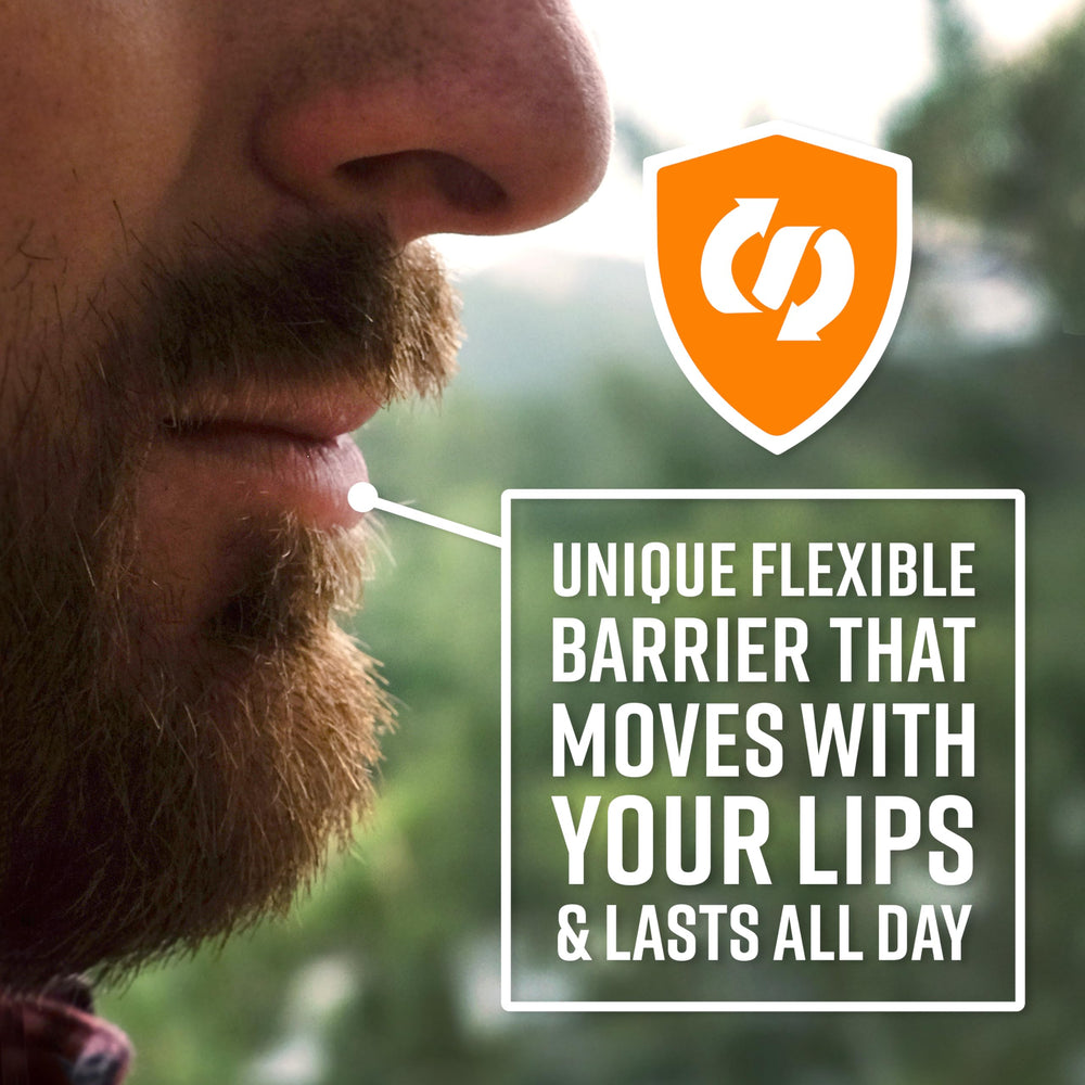 Barra compacta de O'Keeffe's Lip Repair para viajar.