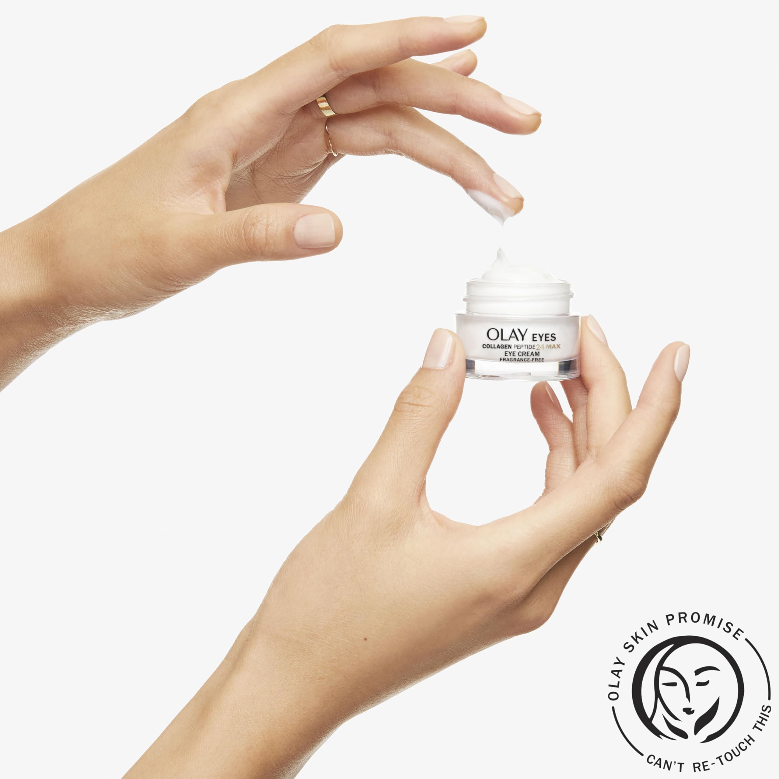 Olay Eyes Peptide 24 MAX — glisse sans résidu gras sous le maquillage.