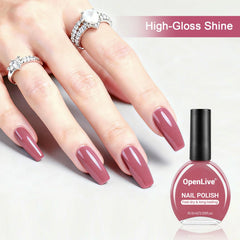 Esmalte OpenLive con brillo intenso en uñas.
