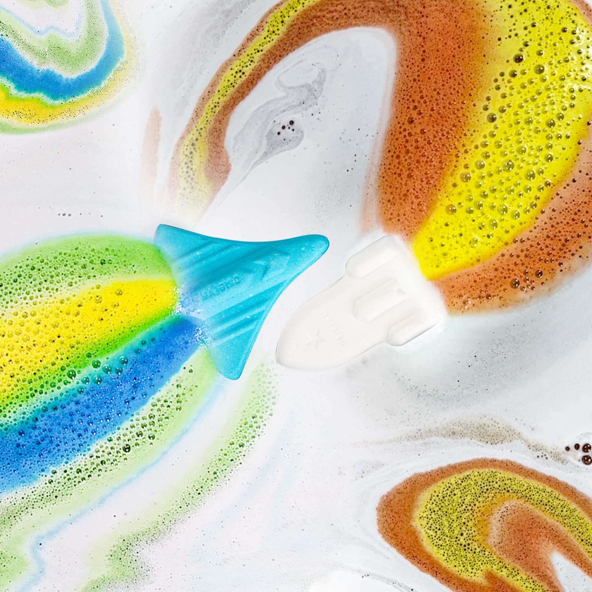 Origen de rastro de colores en el agua para aprender colores.