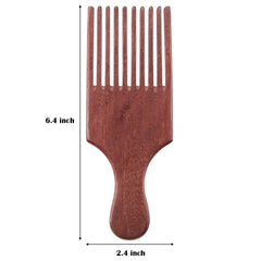 Peine Patelai de madera con mango ergonómico para un peinado cómodo.