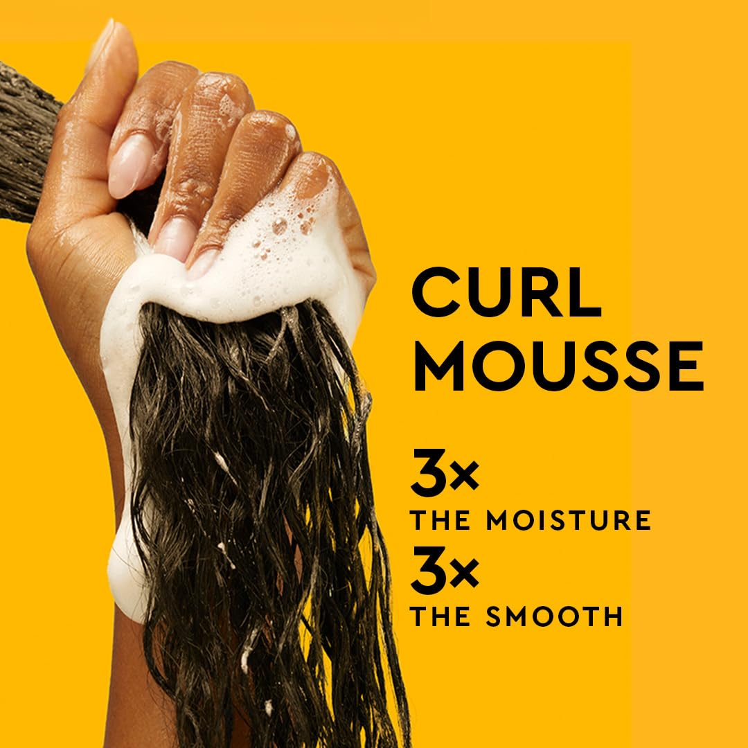 Aplicación suave de PATTERN Mousse Curl para rizos definidos