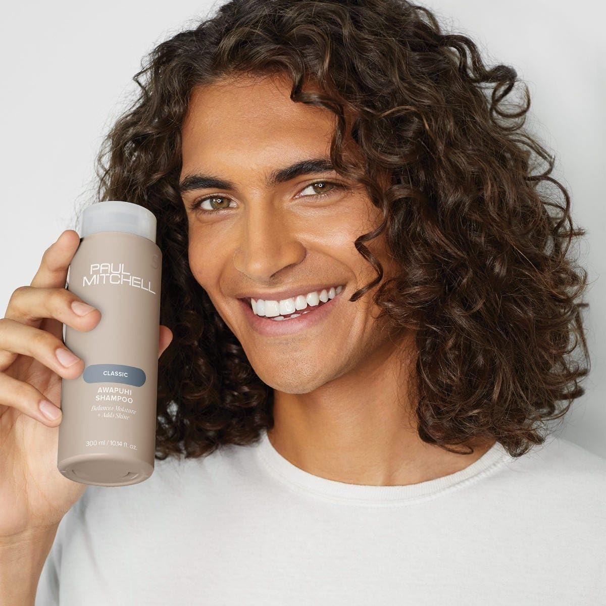 Paul Mitchell Awapuhi Shampoo, fórmula con Awapuhi para cuidado suave.