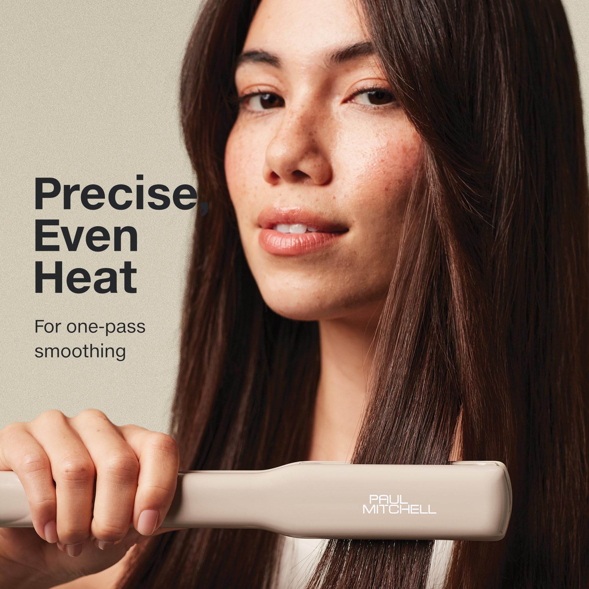 Paul Mitchell Smooth+ Plancha XL Negro facilita peinados en cabello grueso