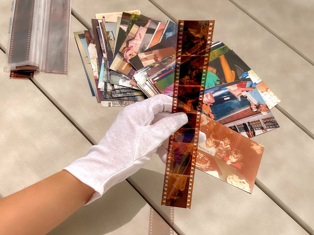 PHOTOMYNE guantes permiten escanear sin dañar recuerdos