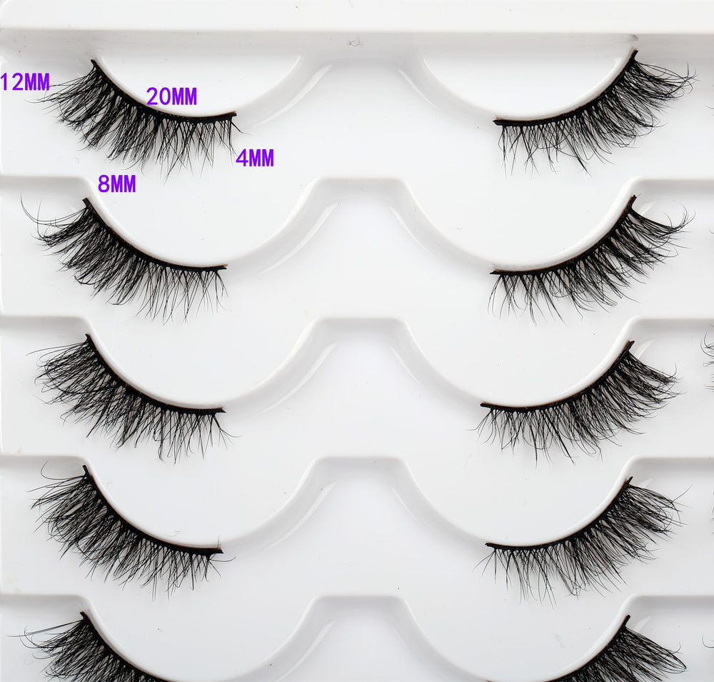 Pooplunch half lashes emphasizing lightweight daily wear.