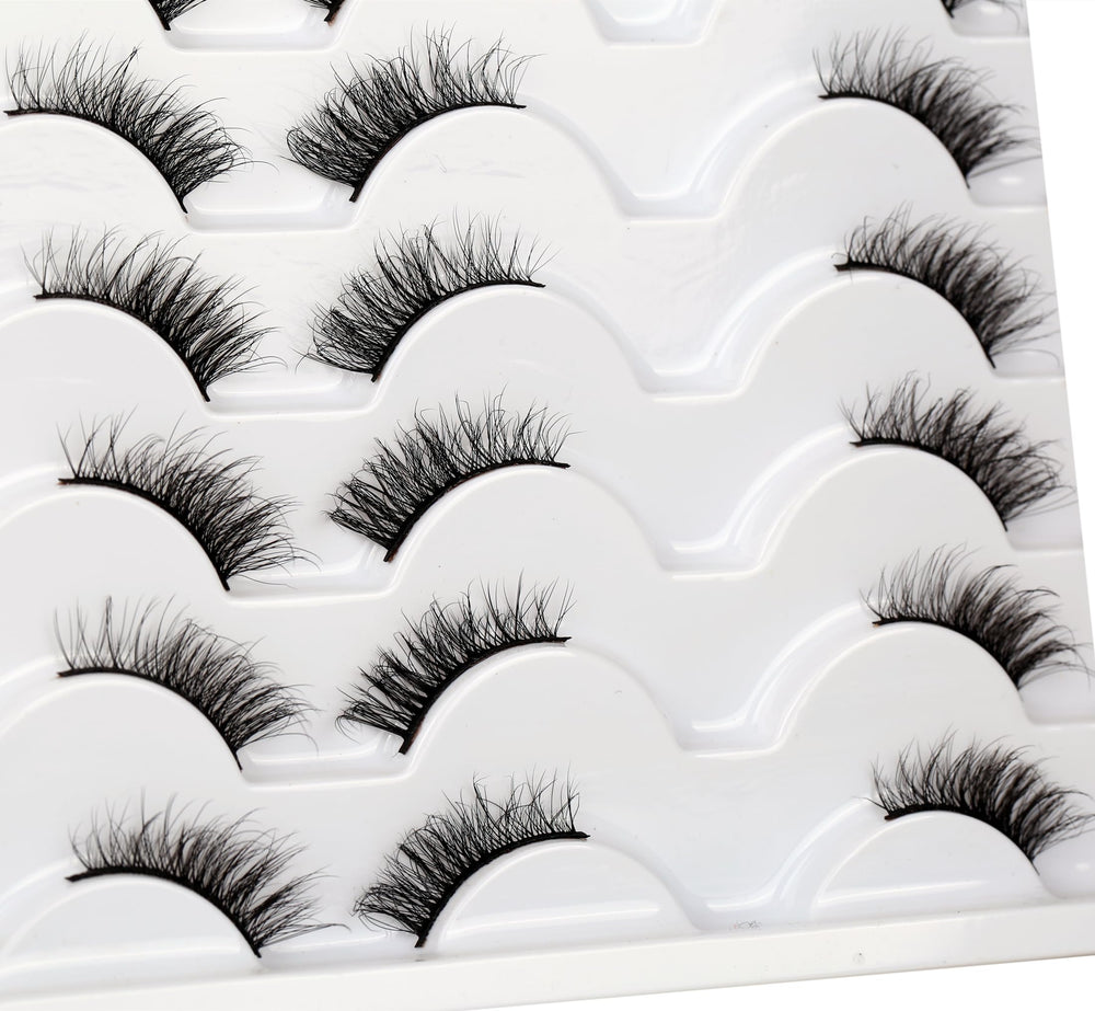 Pooplunch half lashes in light synthetic fibers for easy application.