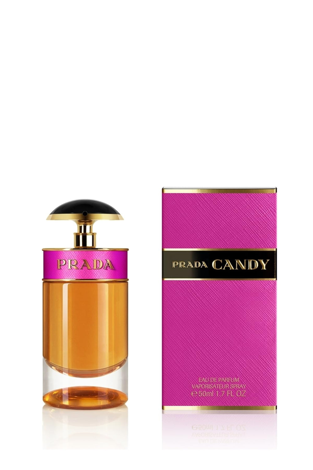 Prada Candy, enfoque en la botella al verter, perfuma el día con elegancia duradera.
