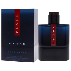 Detalle del tapón Prada Luna Rossa Ocean, acabado que transmite lujo.